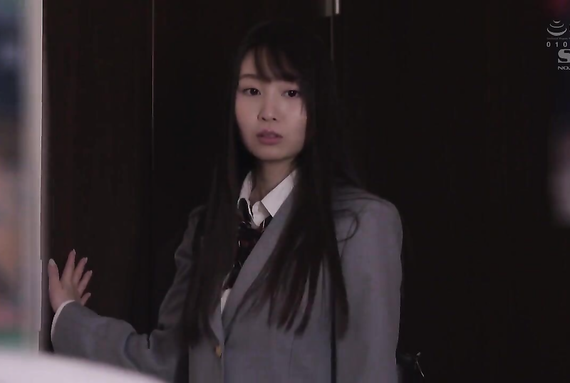 SSNI-391 閉門不出的我讓青梅竹馬夢乃愛華每天都穿動漫服裝