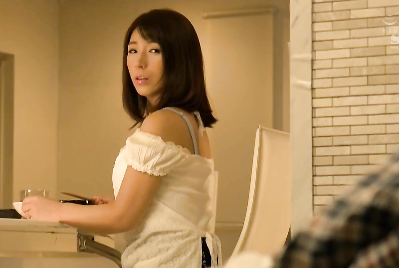 SSNI-389 新婚妻子和性技高超的前男友重逢後的濃密偷情