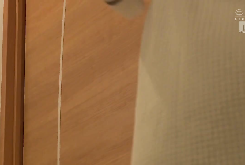 MIDE-625 和最討厭的上司住被侵犯內射的小蕾