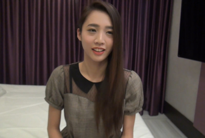 FC2-745325 混血20歲無毛美女完全露臉秘密調教